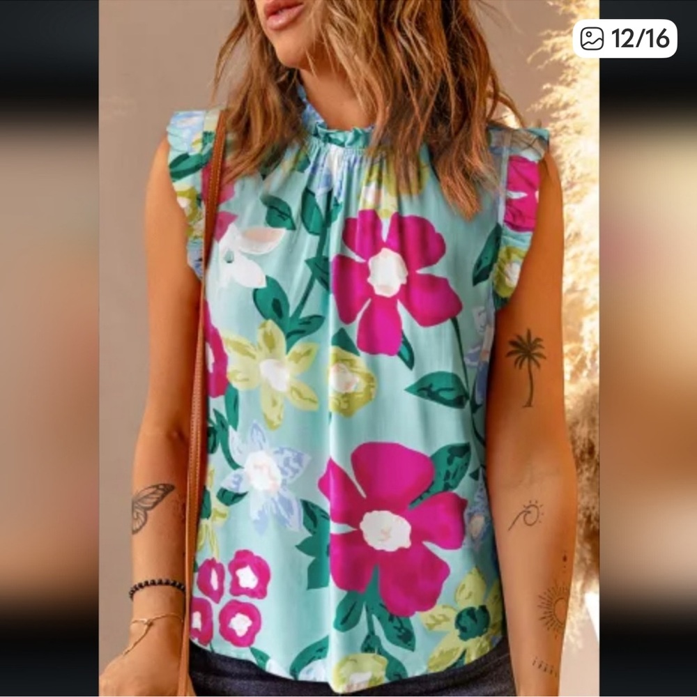 ♥️New Green floral top